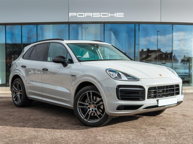 2022 Porsche Cayenne 3.0 V6 E-Hybrid 17.9kWh Platinum Edition SUV 5dr Petrol