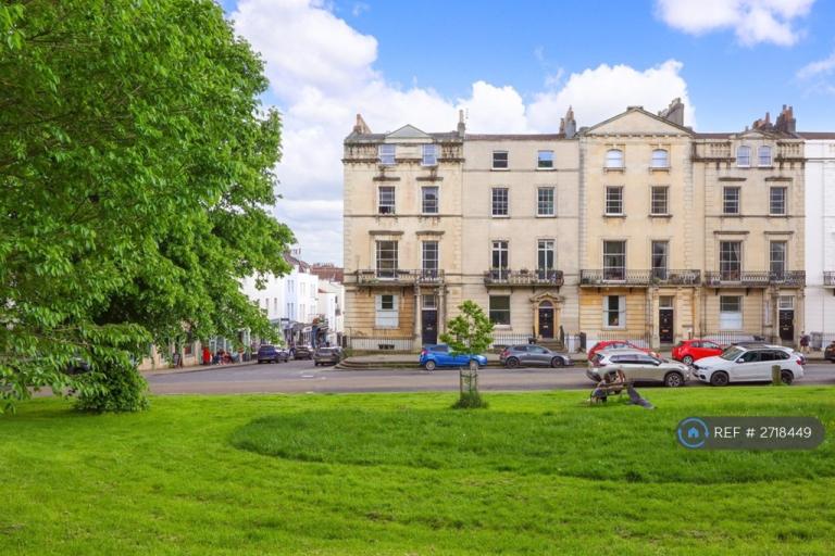 2 bedroom flat in Gloucester Row, Bristol, BS8 (2 bed) (#2718449)