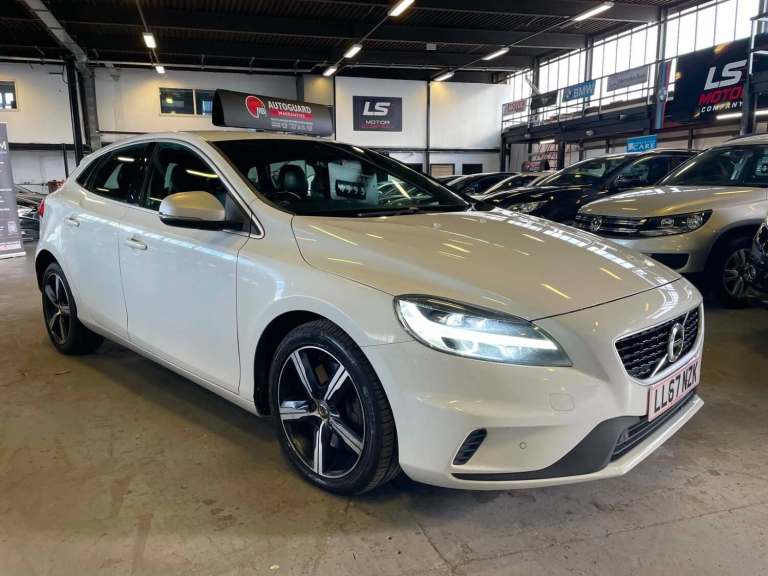 2017 Volvo V40 D2 [120] R DESIGN Nav Plus 5dr Geartronic HATCHBACK Diesel Automatic