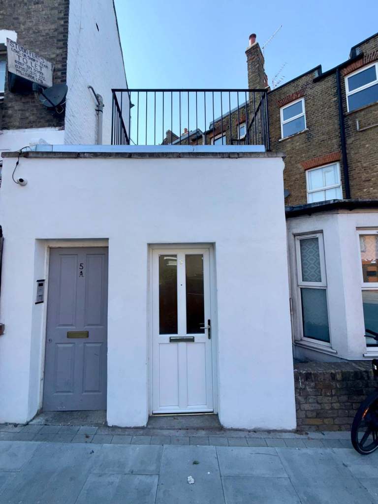DSS OK10 MIN EASTPUTNEYTUBE 1BED BUT 40SQ METRE FLAT SUIT FAMILY WITH 1 OR2 KIDS GOOD SCHOOL&NURSERY