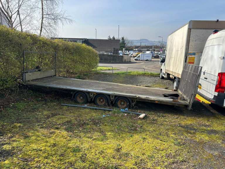 IFOR WILLIAMS TRI AXLE TILT TRAILER