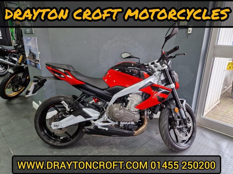 2025 Aprilia Tuono 457