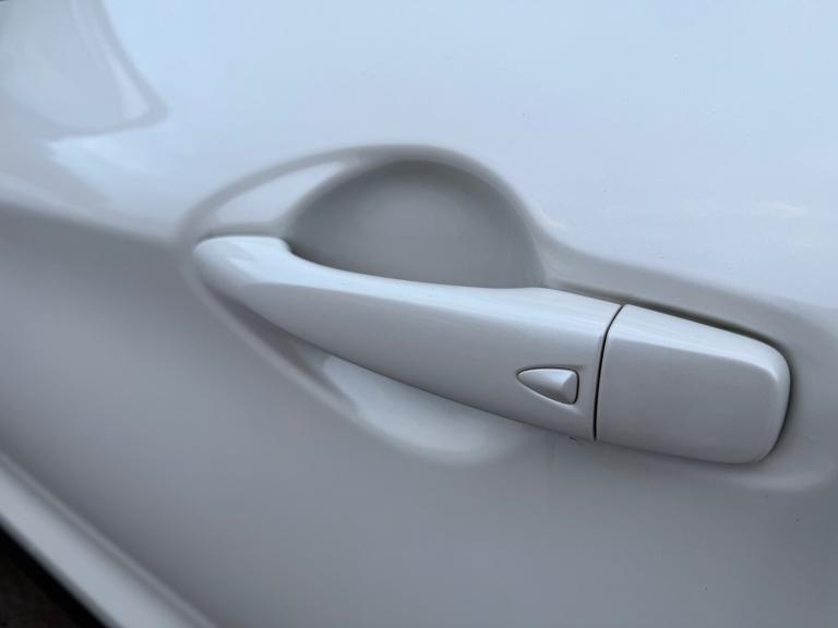 2015 Nissan Qashqai 1.2 DiG-T N-Tec+ 5dr HATCHBACK Petrol Manual