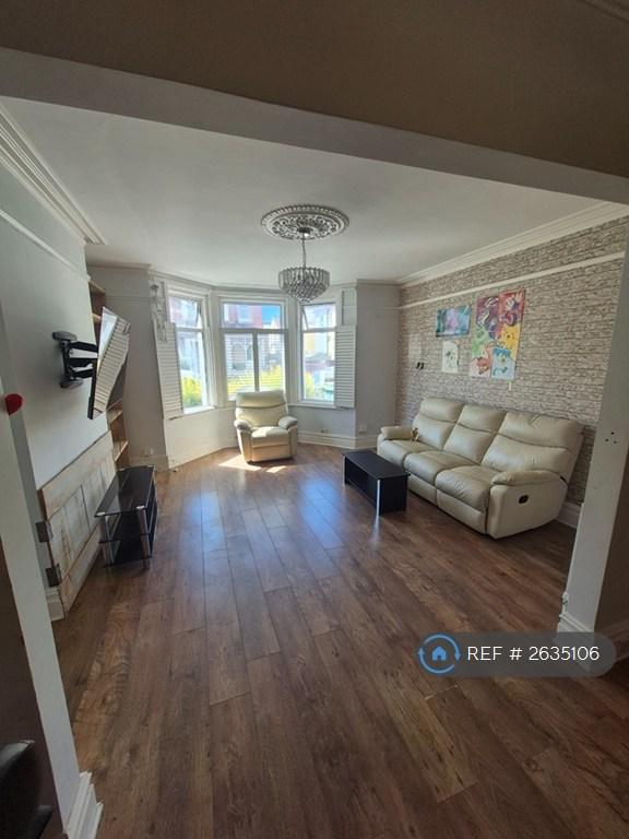 4 bedroom house in Addingham Road, Eastbourne, BN22 (4 bed) (#2635106)