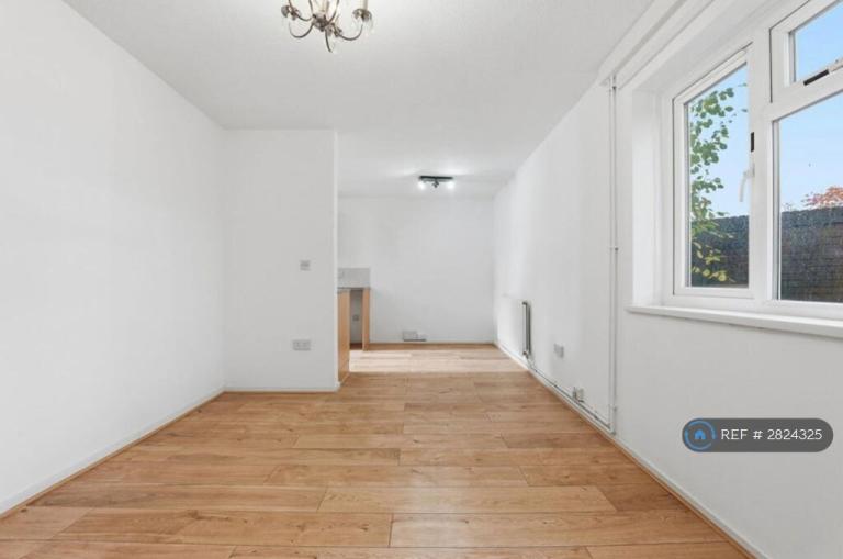 1 bedroom flat in Uppingham Gardens, Nottingham, NG2 (1 bed) (#2824325)