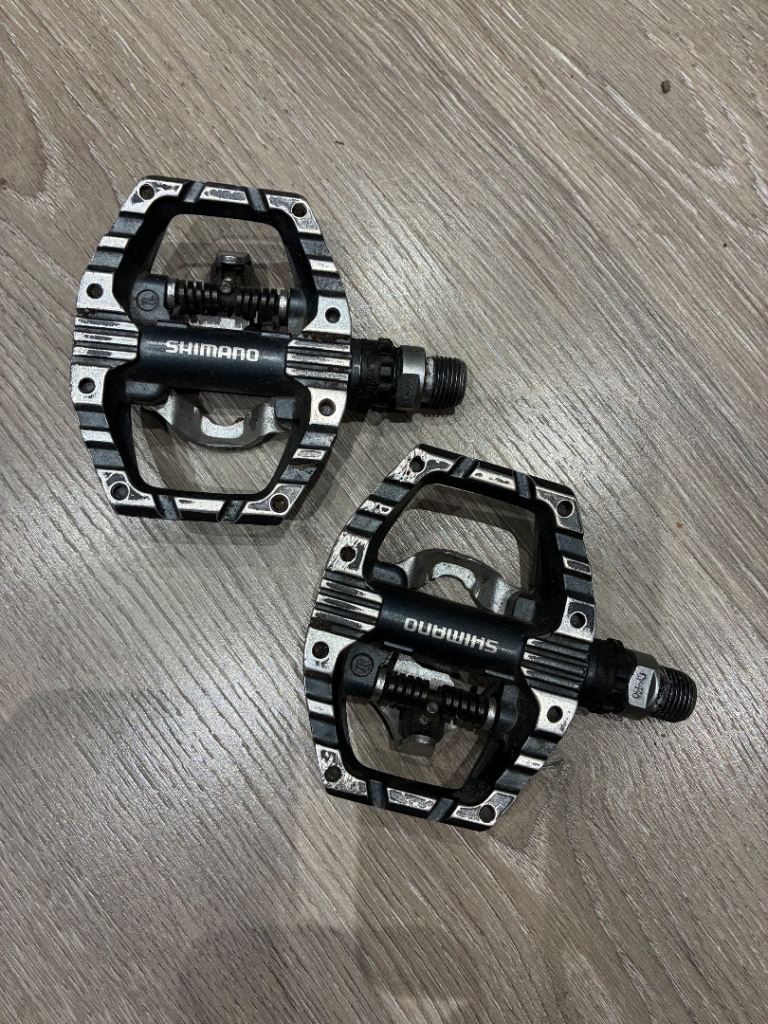 Shimano Pedals - nearly new