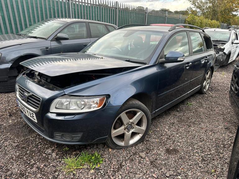 2010 VOLVO V50 SE BREAKING SPARES PARTS