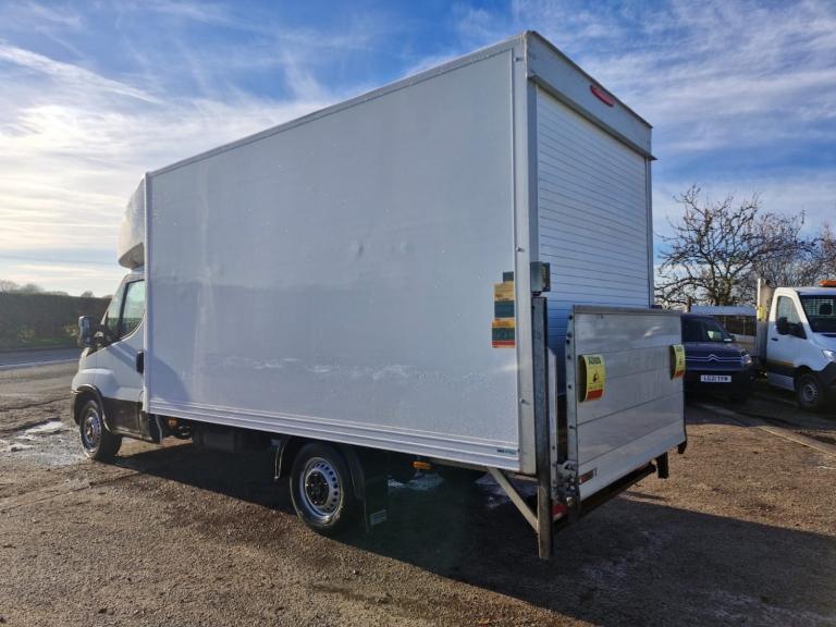 IVECO DAILY LUTON BUSINESS 2.3 D HPI 14V 35S 3000 2021