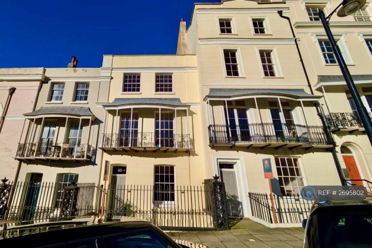 1 bedroom flat in Wellington Square, Hastings, TN34 (1 bed) (#2695802)