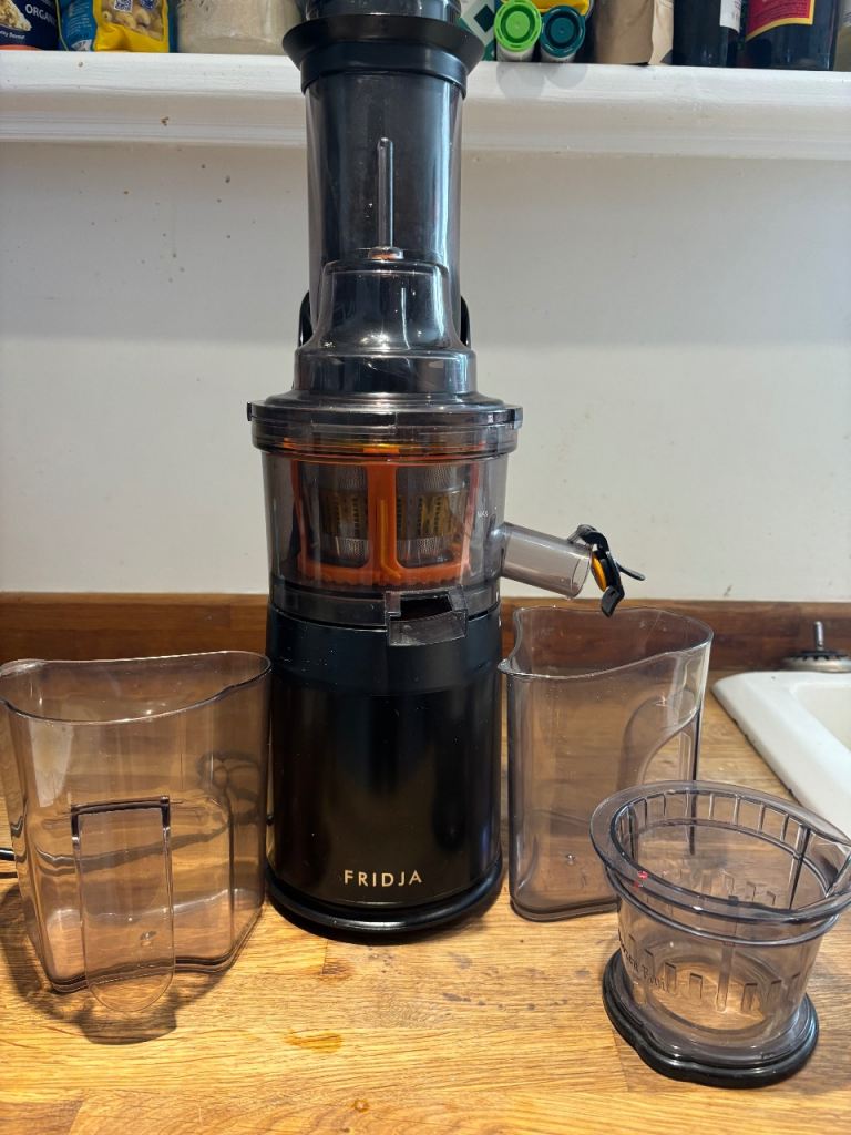 Fridja Slow Juicer - Black, Good Condition