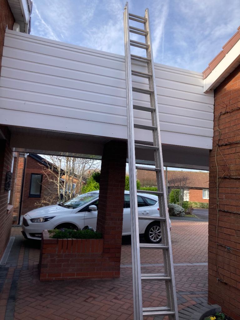 Extending Aluminium Ladders 