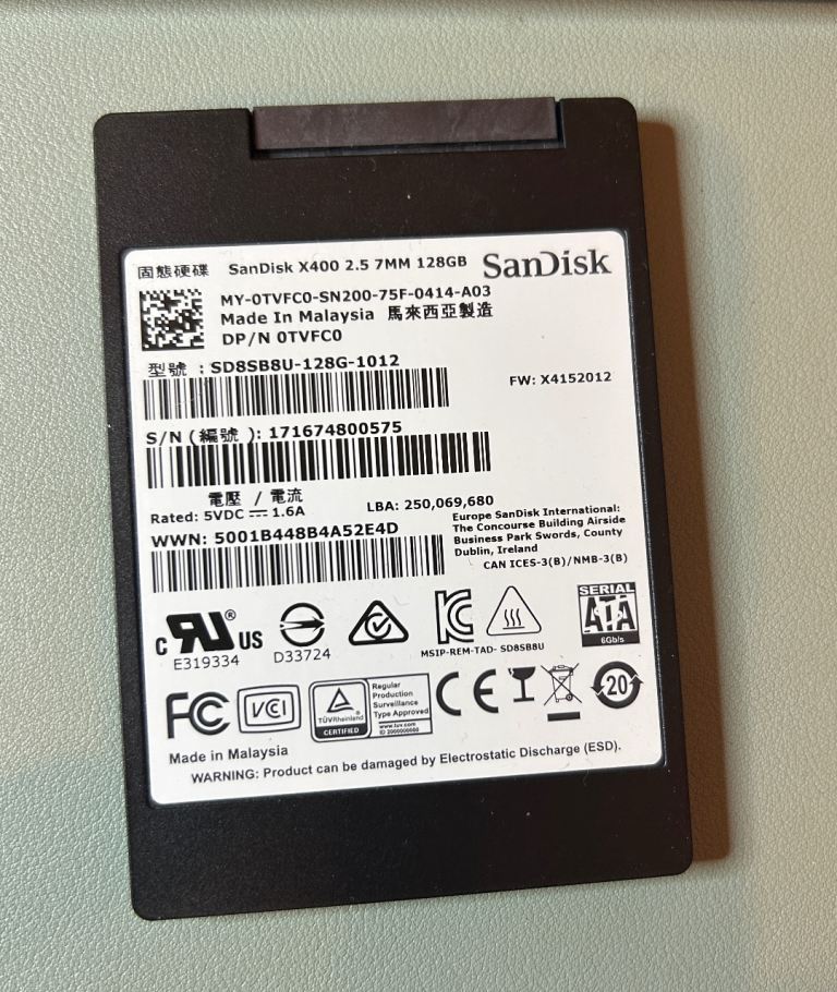 Sandisk 128gb SSD 2.5” Hard drive