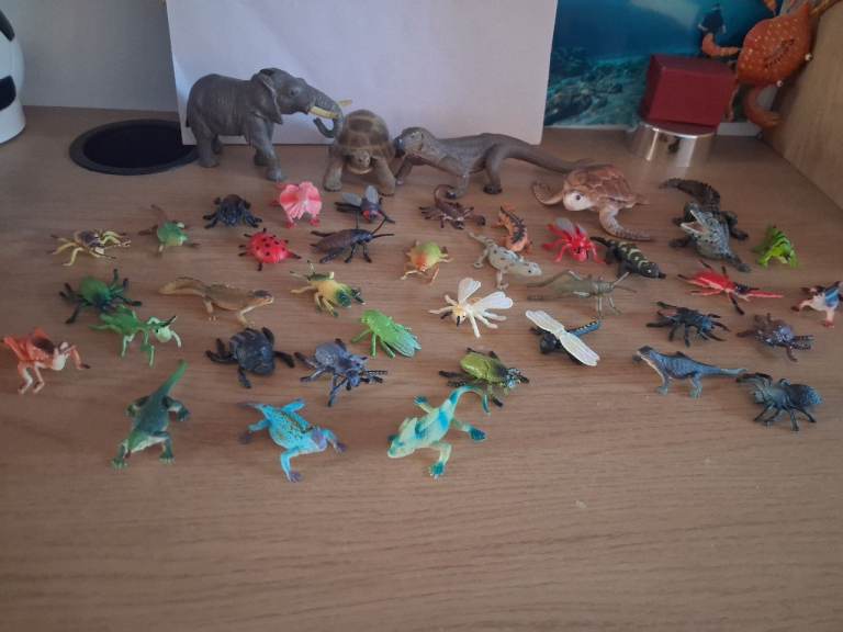 Large Bundle of Plastic Animal and Insect Toy Figures