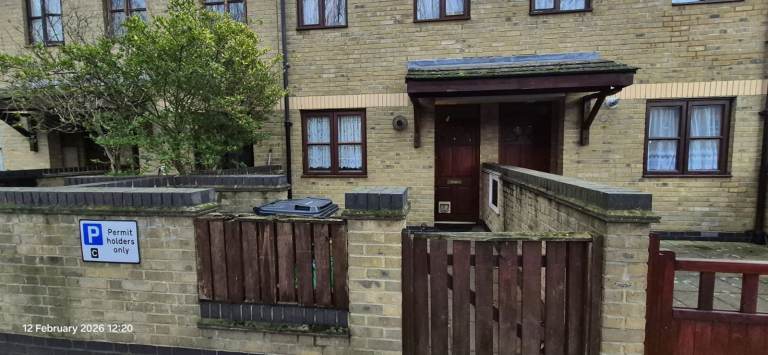 To Let: Spacious 2-Bedroom House – Rowan Close, IG1
