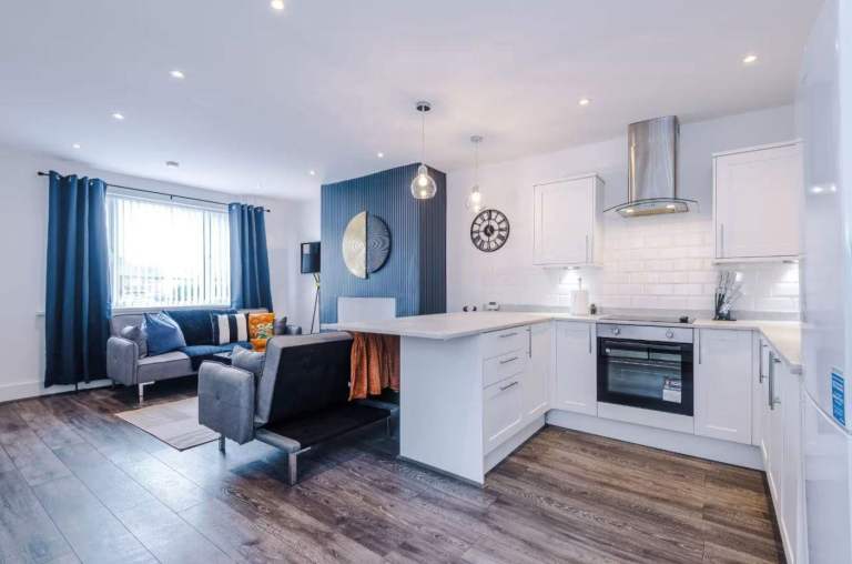 Contractor Base Near Manchester