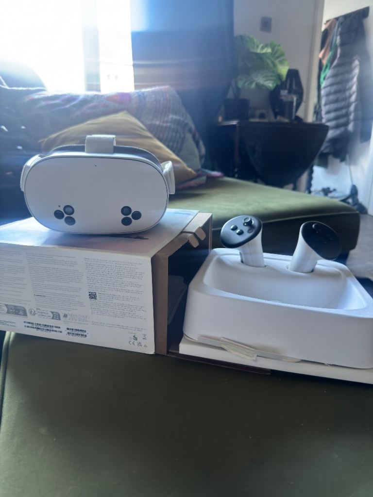 Meta Quest 3S VR Headset with Controllers – As Good As New