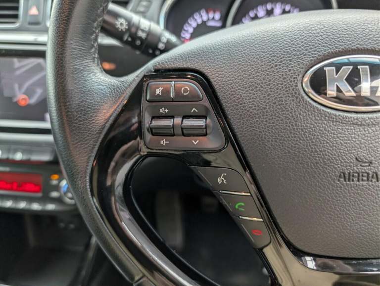 2015 Kia Ceed 1.6 GDi EcoDynamics 3 Hatchback 5dr Petrol Manual Euro 5 (s/s) (133 bhp) -  HATCHBA...