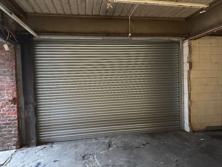 Unit to let  approx 2000sq ft. 1 Minute from M61. Farnworth Bolton