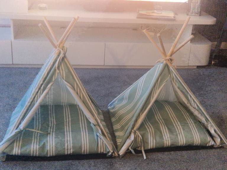 2 x Pet Teepee Beds