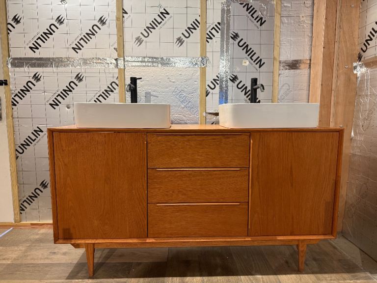 Stunning Midcentury vanity unit, sinks + taps in fantastic condition