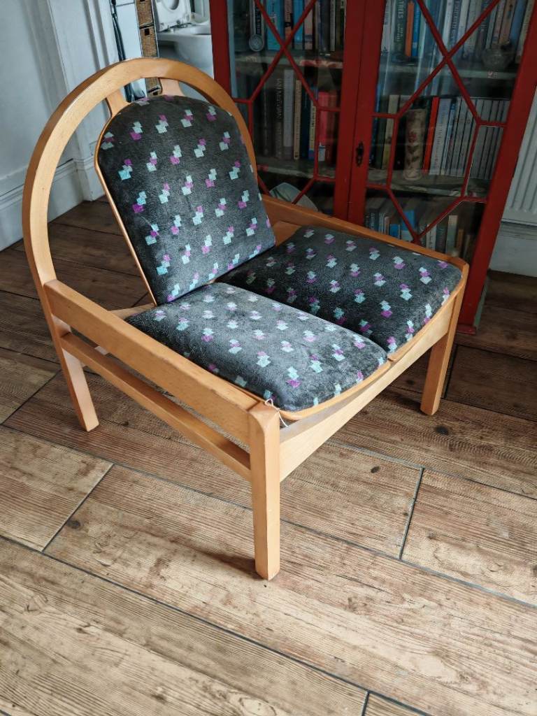 Beech Waiting room chair 
