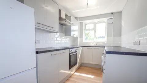 2 bed Flats & 3 bed Flats available– Grays, RM17