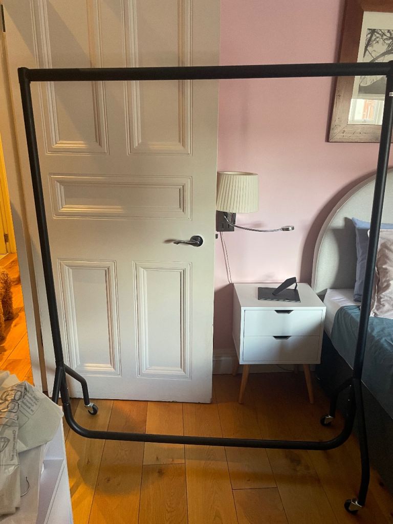 Black Metal Clothes Rail with Wheels – Good Condition
