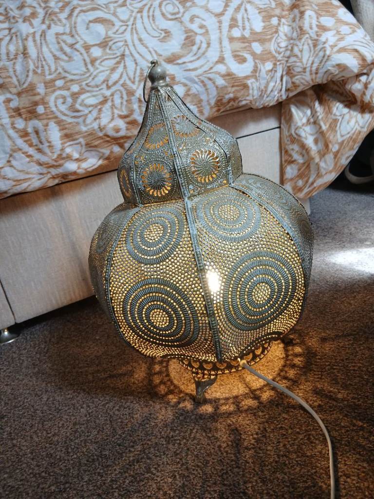 Moroccan Style Metal Table Lamp – Good Condition