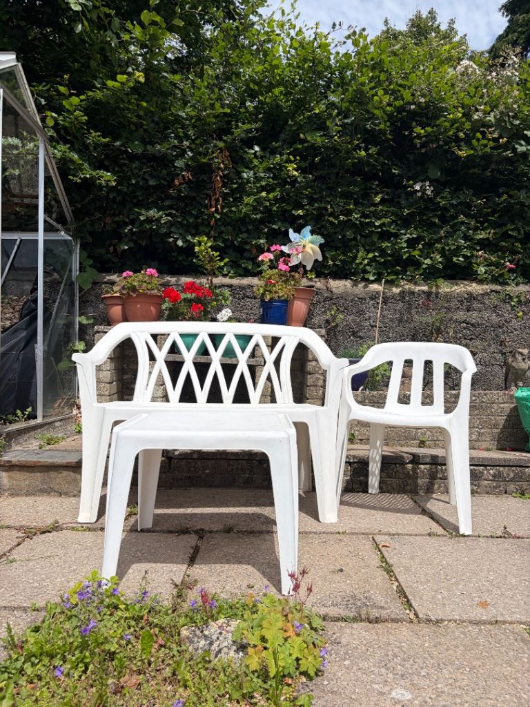 White Garden Furniture 