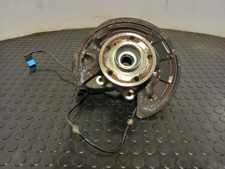 Mercedes Gla Class Wheel Hub Stub Axle N/S 2013-2020 2.1l Diesel Rear Lh
