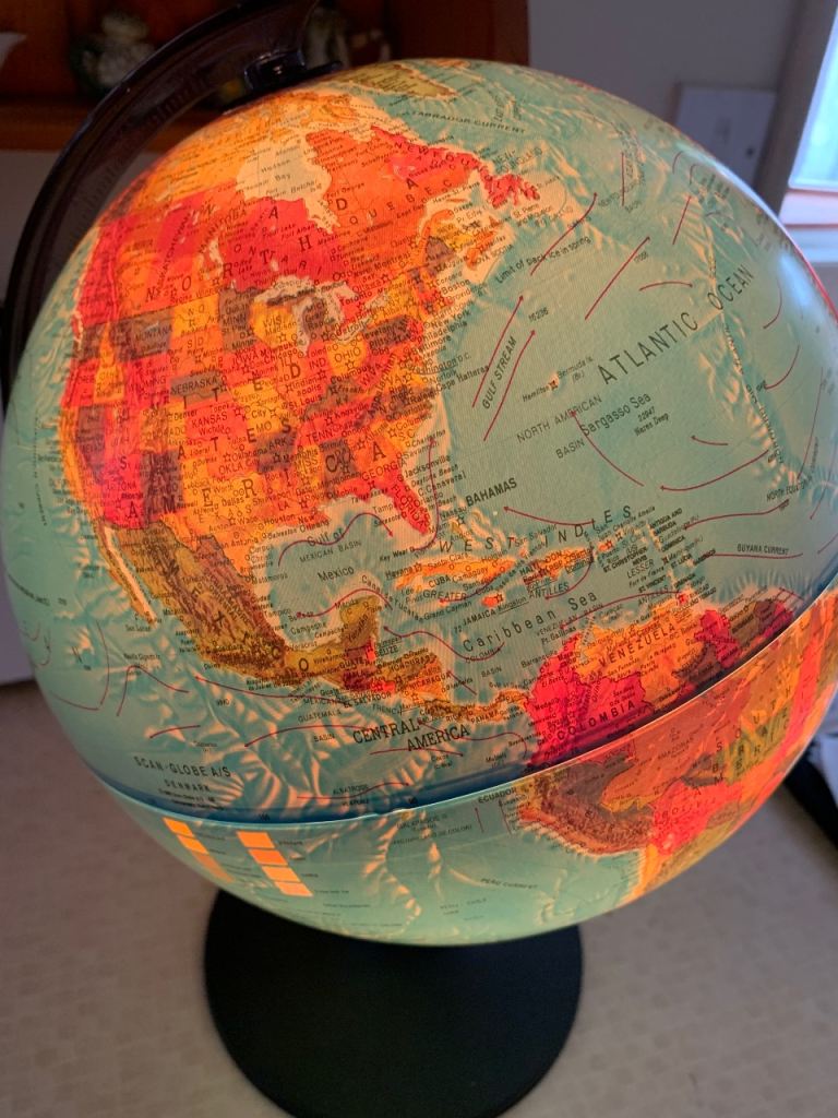 Light-Up World Globe – Good Condition, Educational Decor