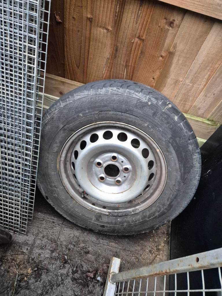 Tyres 205 75 16 c.   x2