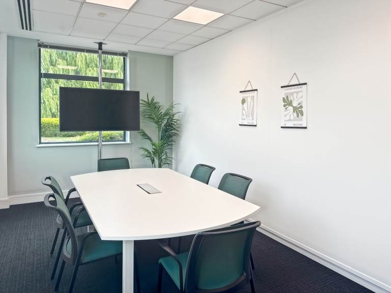 Camberley - GU16 7ER, Join a collaborative coworking environment at Quatro House