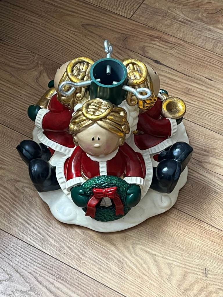 Christmas Tree Stand with 3 Angels Decoration