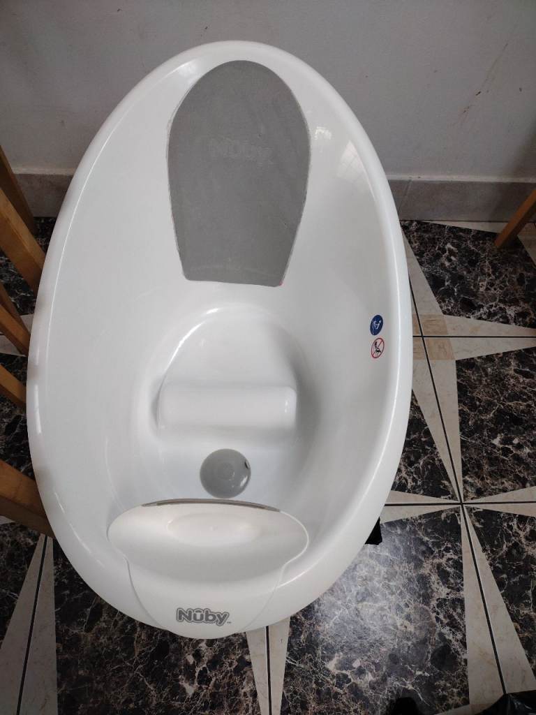 Nuby White Plastic Baby Bath Seat - Good Condition