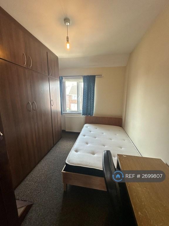 4 bedroom house in Bonnington Road, Leicester, LE2 (4 bed) (#2699807)