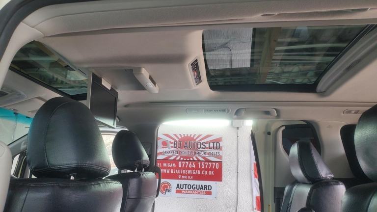 Toyota Alphard 2.4 petrol auto 7 seats sunroofs fresh japanese import 2012