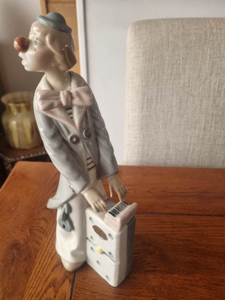 Lovely Vintage Casades Porcelain Clown Figurine, Made in Spain