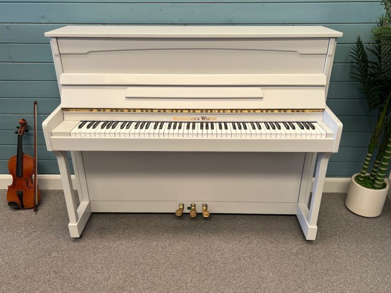 🎵🎹 STUNNING MODERN PIANO - TUNED/SERVICED/WARRANTY/DELIVERY 🎹🎵