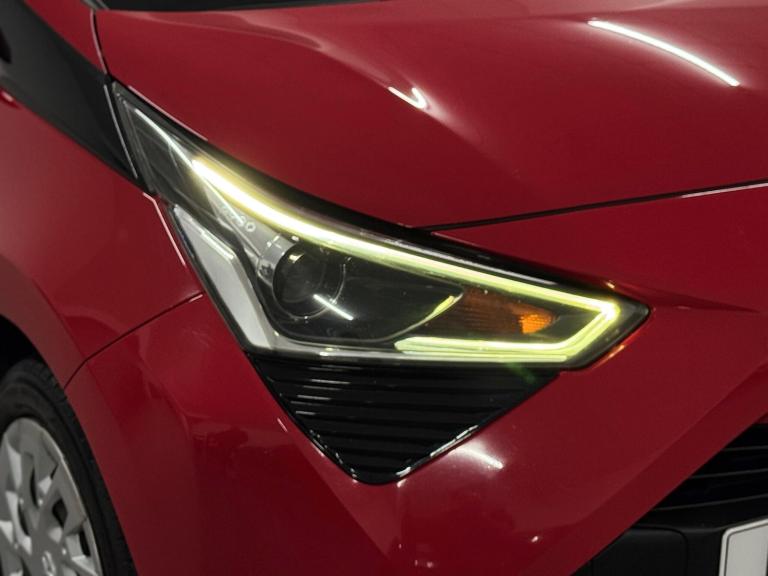 2019 Toyota AYGO 1.0 VVT-i x-play Euro 6 5dr HATCHBACK Petrol Manual