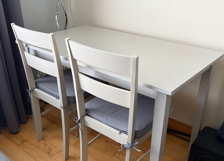 Dining table and 4 chairs Grey