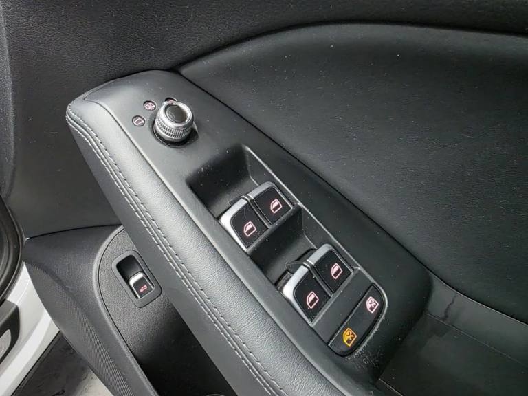 2014 Audi Q5 2.0 TDI S line Plus SUV 5dr Diesel S Tronic quattro Euro 5 (s/s) (177 ps) ESTATE Die...