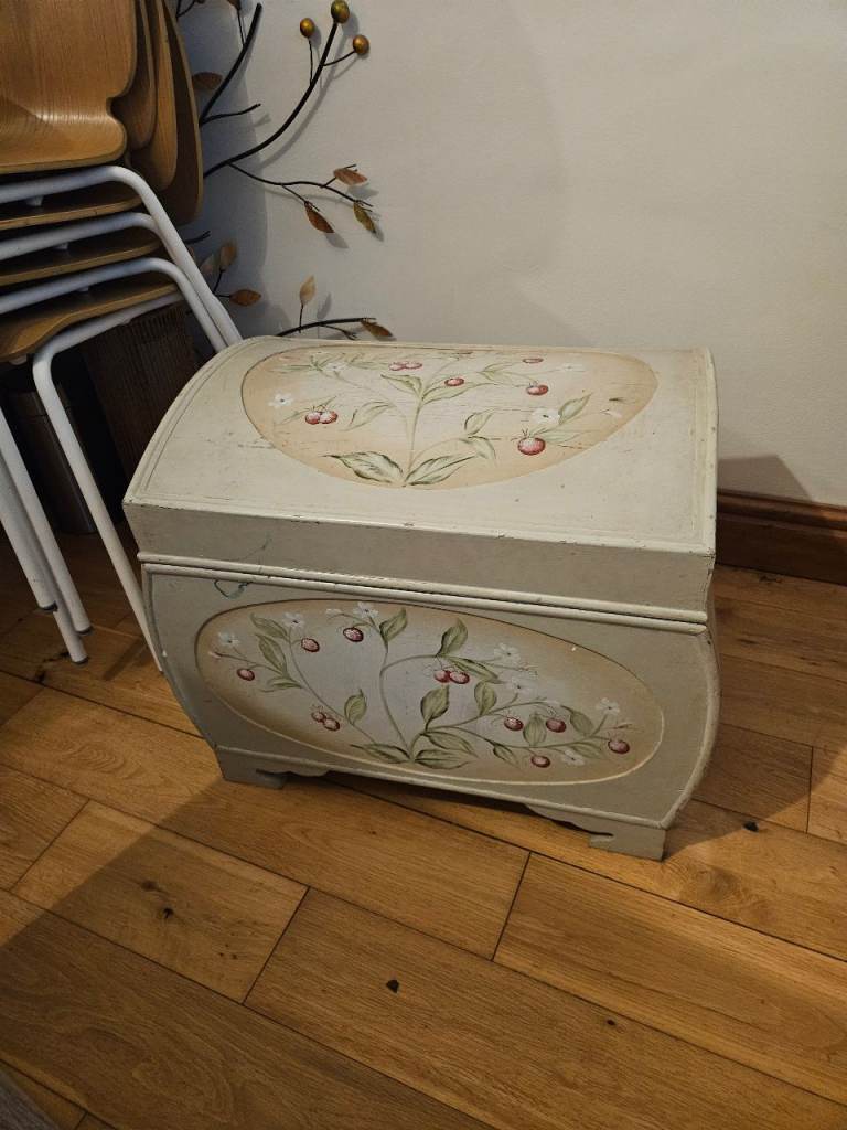 Storage box