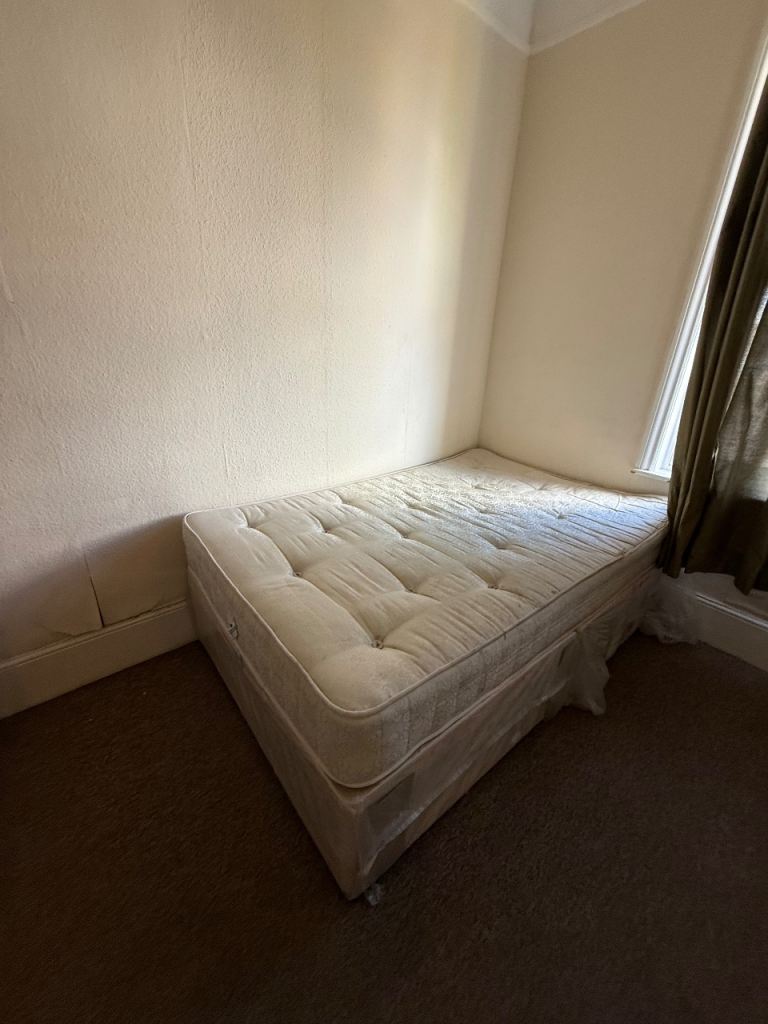 Single Divan Bed & Sprung Mattress - good condition