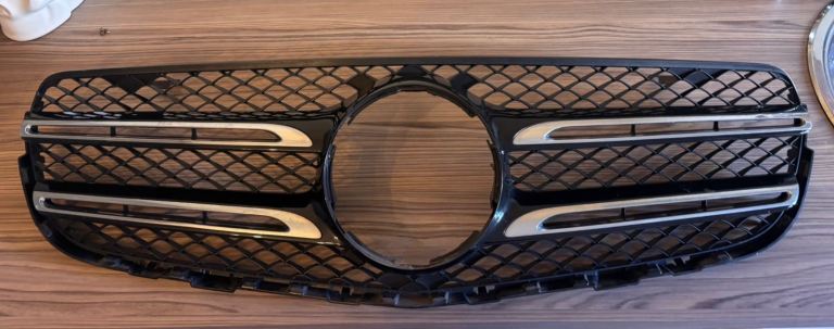 Mercedes front grill 