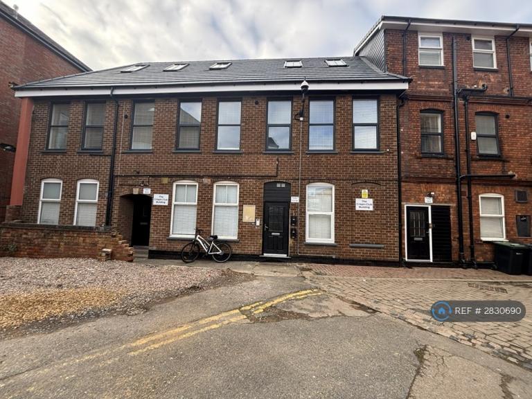 2 bedroom flat in Meeting Lane, Kettering, NN16 (2 bed) (#2830690)