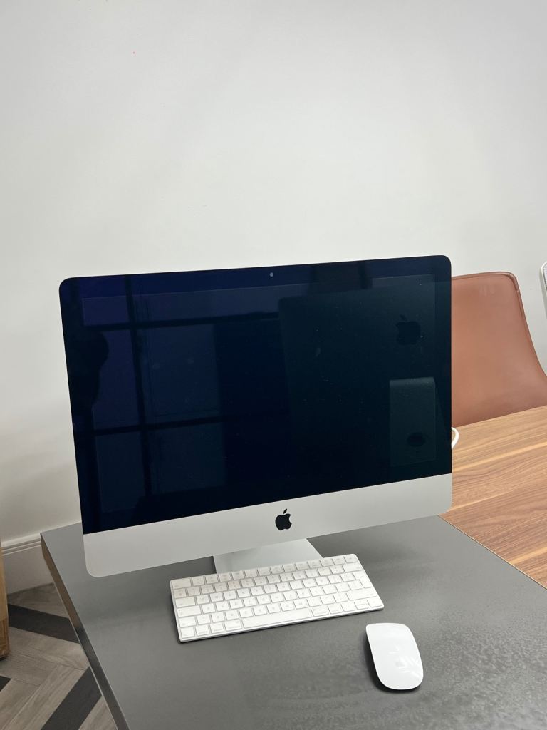 Apple iMac 21.5” (2017) – Intel i5, 8GB RAM – Excellent Working Condition