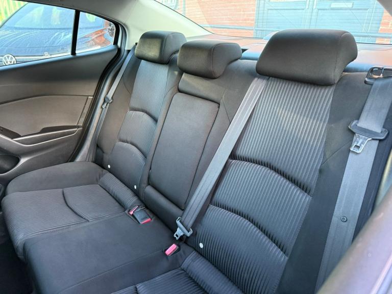 MAZDA MAZDA3 2.2 SKYACTIV-D Sport Nav 2015