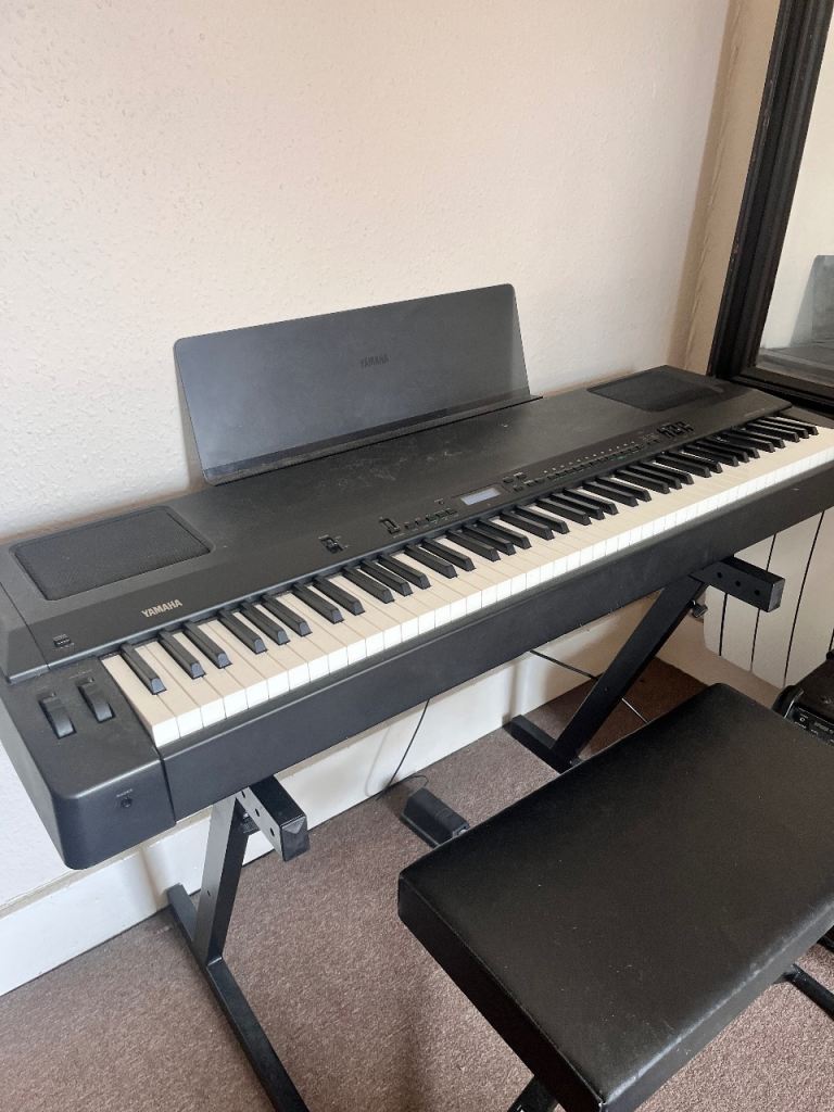 Yamaha P200 electric piano