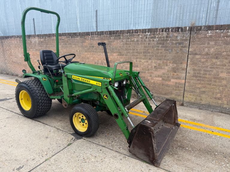 John Deere 670 compact loader tractor, 4x4, 2700 hours 
